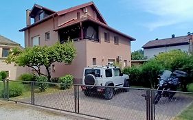 Dubovac Castle Apartment - Private Parking - Netflix - Garden - Barbecue - Table Tennis - Bikers Friendly